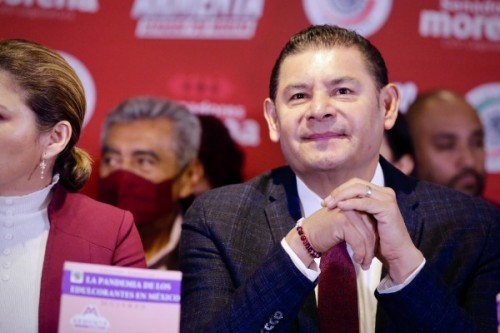 Armenta pide inclusión a aspirantes de Morena a la alcaldía de Puebla