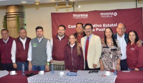 Anuncian desbandada de alcaldes de oposición para sumarse a Morena