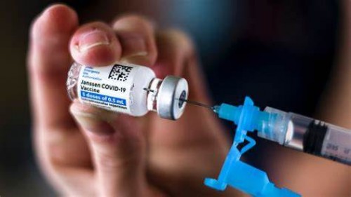 Alemán de 62 años se aplica 217 vacunas contra covid-19