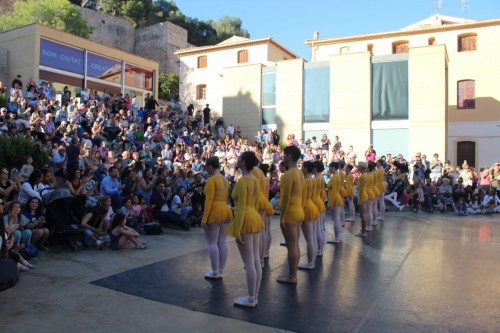 El DAMA Festival convirtió el centro de Dénia en un gran escenario de danza contemporánea