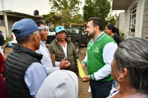 Augura Chava Santos triunfo en Huamantla durante recorridos en comunidades 
