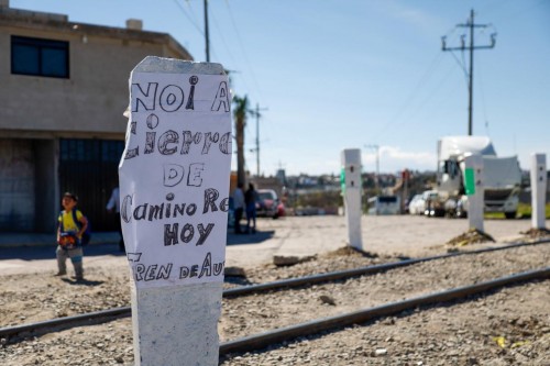 Cierre de Ferrosur en Apizaco causa caos vial y molesta a los vecinos