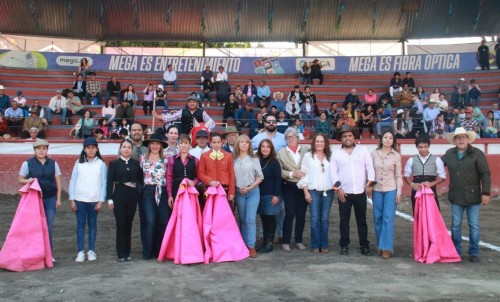 El Tentadero Público por La Mujer en Tlaxcala triunfa con toreras valientes