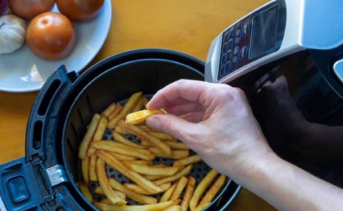 Cómo usar la freidora de aire para evitar alimentos crudos o quemados