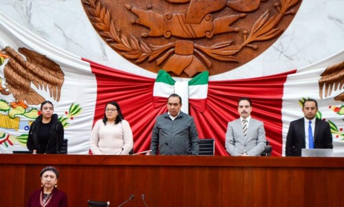 Reconocimiento a médicos y celebración histórica en Tlaxcala