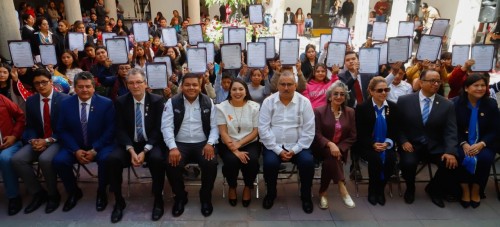 Entrega Tonantzin Fernández constancias y certificados a 48 estudiantes del IEEA 