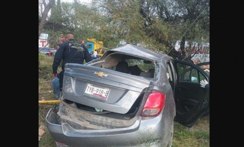 Tres lesionados en accidente en carretera Tecamachalco - Cañada Morelos