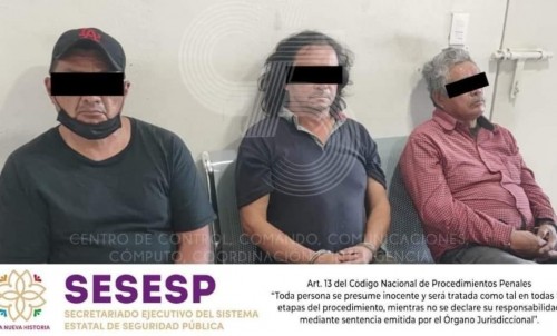 Detienen a tres hombres en San Mateo Ayecac por portación ilegal de arma