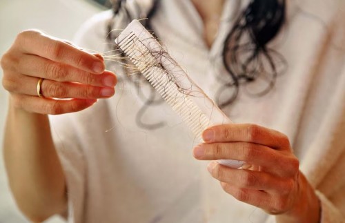 Biotina: La Vitamina Esencial para Combatir la Caída del Cabello y Fortalecer tu Salud