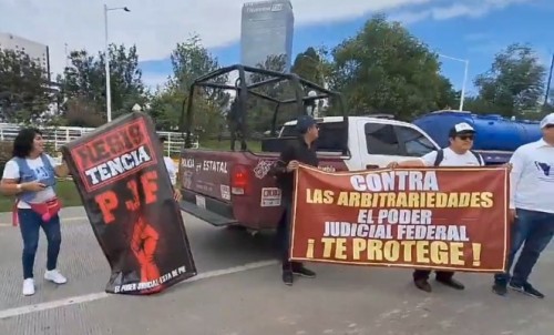 Trabajadores del Poder Judicial votan a favor de mantener paro