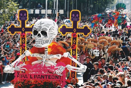 ¡Celebra el Día de Muertos! Todo sobre el desfile 2024 en CDMX