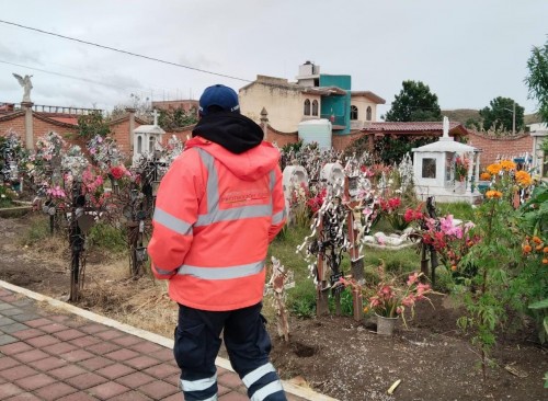 Protección Civil supervisa condición de panteones en San Pedro Cholula 