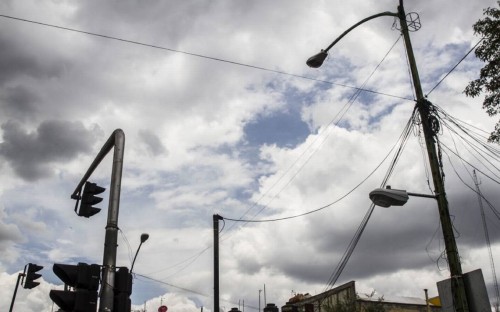 Puebla enfrenta déficit de alumbrado público; el 50% de las luminarias están fuera de servicio