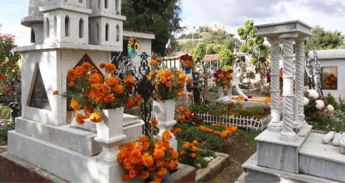 Ayuntamiento de Puebla asegura condiciones para visitas a panteones en Día de Muertos