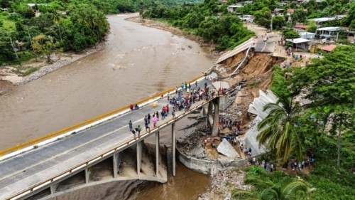 Claudia Sheinbaum visitará Acapulco para evaluar daños del huracán John