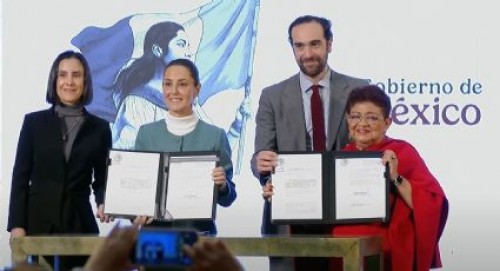 Claudia Sheinbaum firma decreto para devolver Pemex y CFE al Estado mexicano