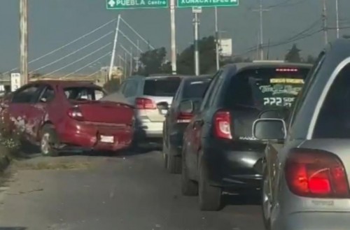 Accidente y cierre en Puebla-Orizaba: tráfico lento y rutas alternas recomendadas