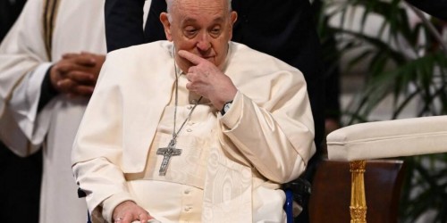 El papa Francisco critica en tono de broma la baja natalidad durante su visita a Yakarta