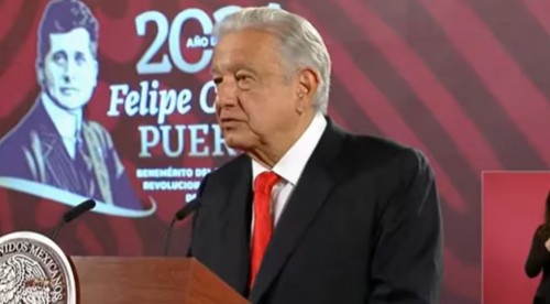 AMLO critica falta de cobertura mediática en marchas estudiantiles por la Reforma Judicial