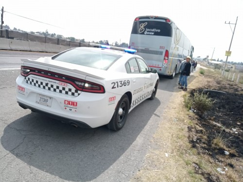 Choque múltiple sobre la carretera México–Veracruz deja daños materiales y agresión contra chofer de autobús