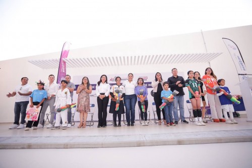 Celebra Lupita Cuautle a la niñez sanandreseña en Escuelas Deportivas