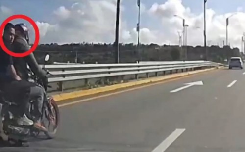 Automovilista evade asalto armado en Periférico Ecológico