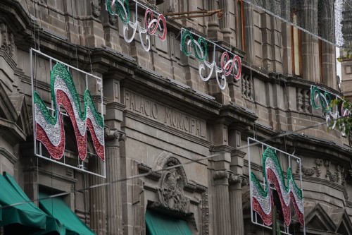 Adornos patrios en Puebla no generarán gasto municipal: Chedraui