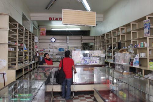 Cierra la Farmacia Universal tras 124 años de historia en Puebla