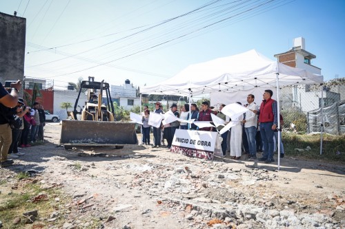 Omar Muñoz mejora la infraestructura básica de Cuautlancingo