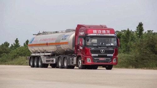 Anuncian llegada de Shacman, empresa de camiones chinos, a Puebla