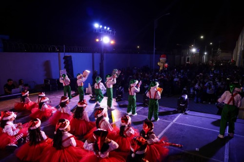 Se ilumina San Andrés Cholula con encendido de Árboles Navideños