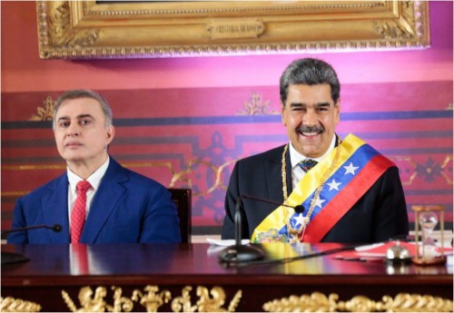 Nicolás Maduro asume su tercer mandato como presidente