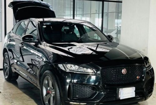 Camioneta de lujo robada hallada en el Museo del Automóvil en Coyoacán