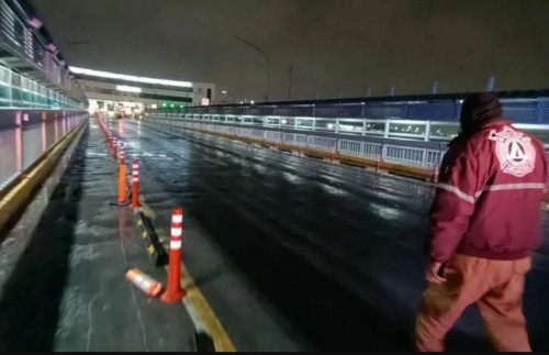 Cierran puentes internacionales en Tamaulipas y Nuevo León por hielo negro