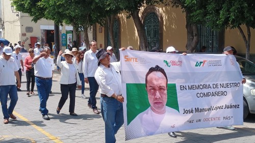 Maestros del SNTE marchan en Tlaxcala para exigir justicia y seguridad