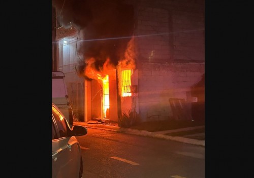 Incendio consume vivienda en fraccionamiento El Refugio