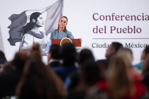 Sheinbaum impulsa CURP con biométricos como identificación oficial
