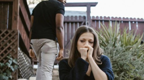“Corté los lazos con mis padres”: la elección radical que libera a cada vez más adultos