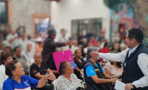SEDIF fortalece atención a adultos mayores en la Casa del Abue