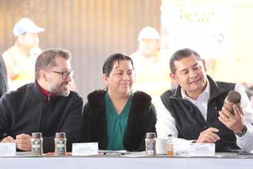 Entrega gobierno más de 77 mdp a productores afectados por lluvias en Sierra Norte