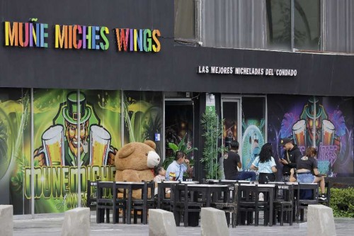 Chedraui advierte clausuras a bares irregulares y refuerza vigilancia con bodycams en Puebla