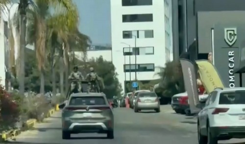 Operativo federal en Lomas de Angelópolis; presuntamente aseguran inmueble en clústeres Venetto y Yucatán