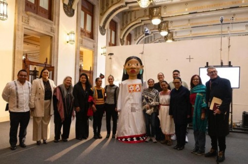 Un homenaje que cambia la narrativa histórica