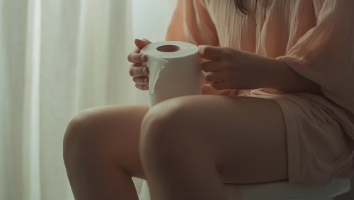 El celular: nuevo acompañante del baño moderno