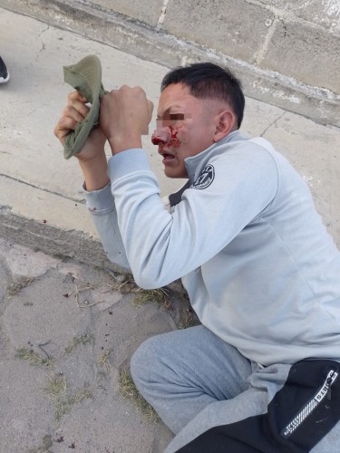Habitantes encaran y retienen a joven señalado de intentar hurtar una moto en la unidad habitacional El Llanito