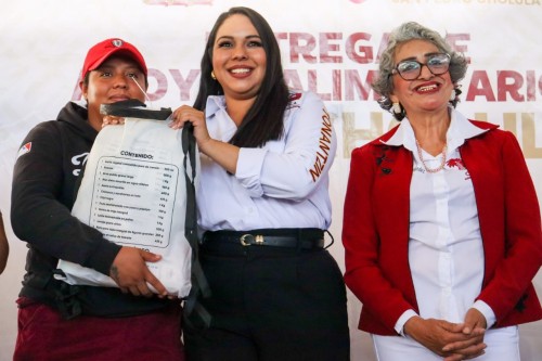 Entrega Tonantzin Fernández apoyos alimentarios a personas en situación vulnerable