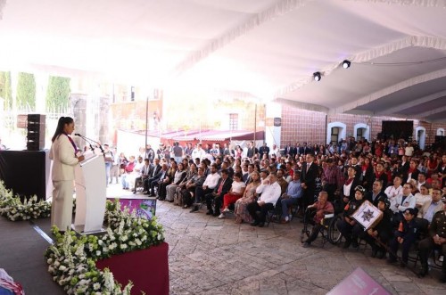 Ariadna Ayala rinde Primer Informe de Gobierno