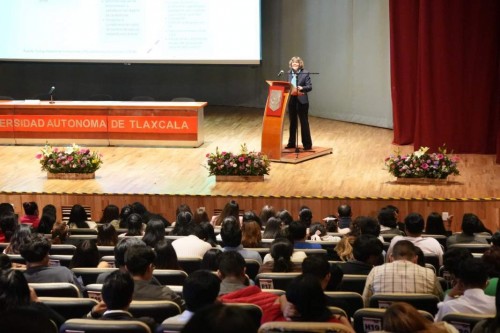 Avances y retos en la igualdad de género celebran 72 años del voto femenino