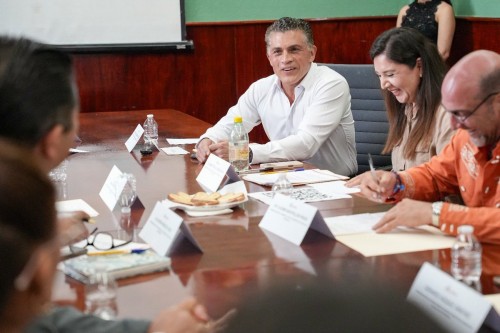 Caen niveles de aprobación del alcalde Sánchez García en encuesta Opina MX