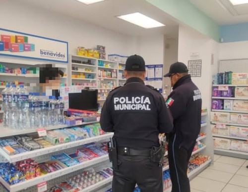 Robo en Farmacias Benavides de Apizaco deja víctimas y seguimiento policial
